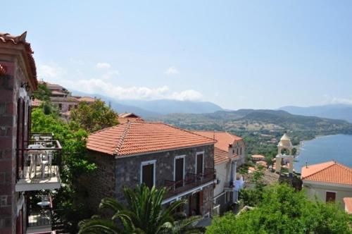 The Schoolmistress With The Golden Eyes, Studios & Rooms Metímna Exterior foto